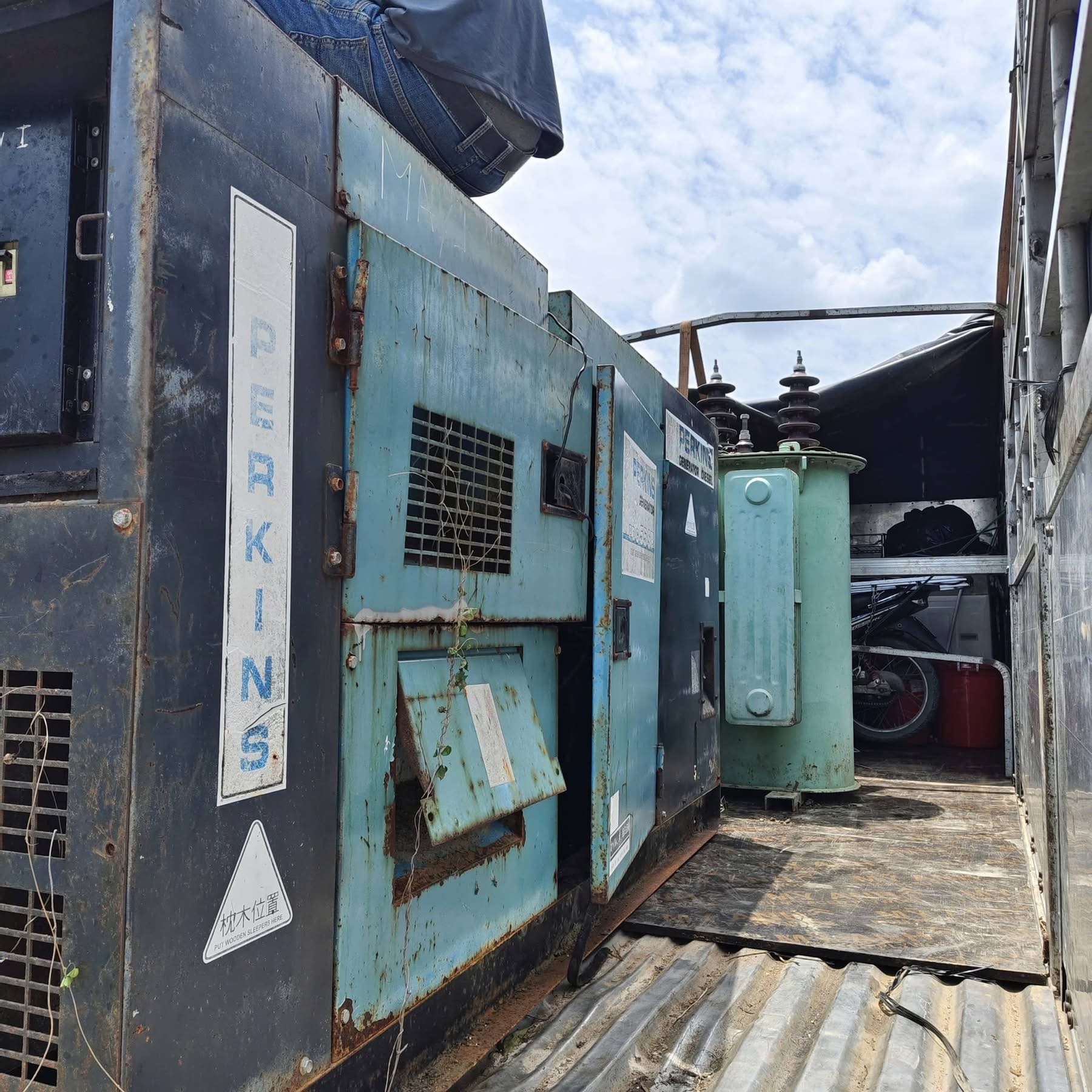thu mua thiết bị điện giá cao tận nơi