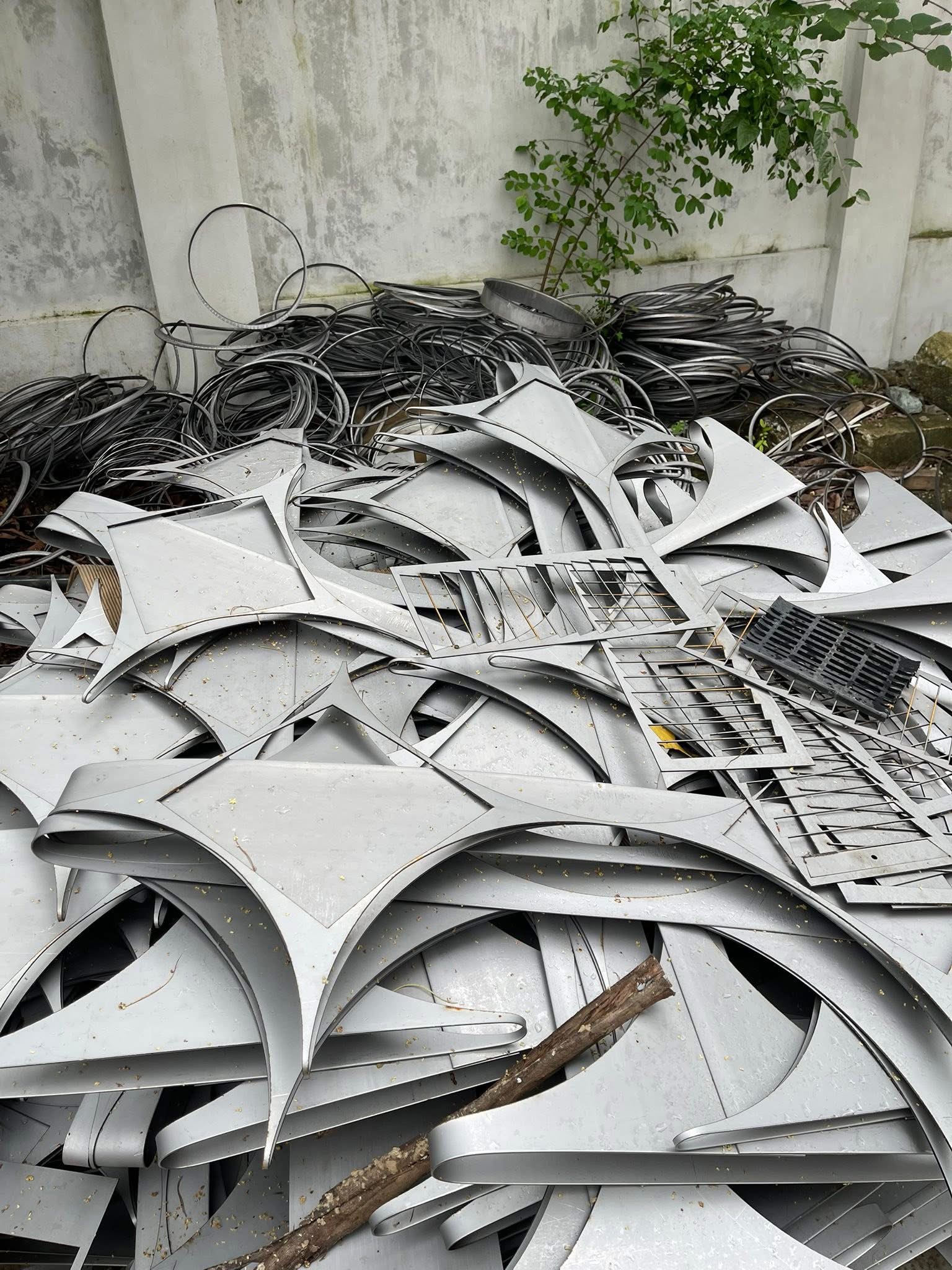 phế liệu inox được chúng tôi phân loại và thu mua với giá cao
