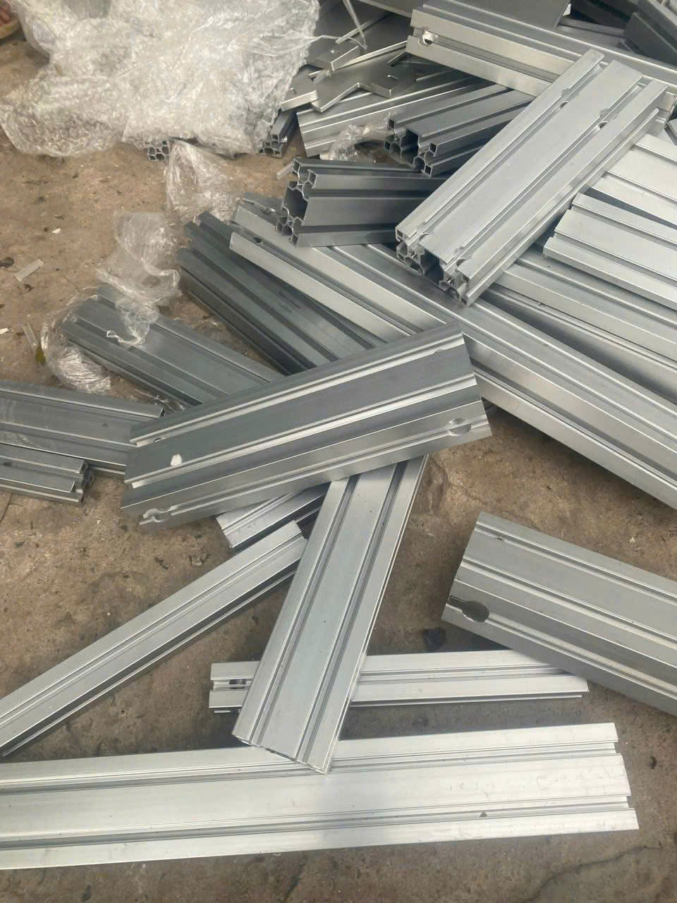 nhôm cửa xingfa và nhôm định hình đang được chúng tôi thu mua tại bình dương